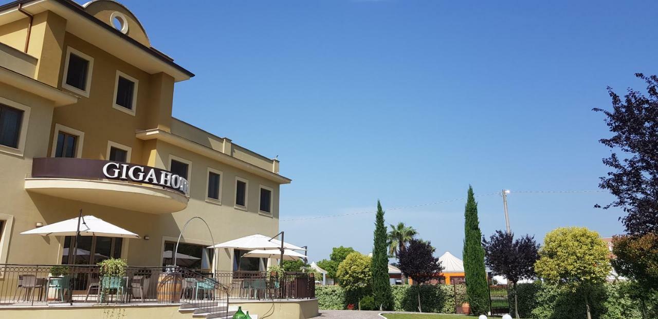 Giga Hotel Villa Santa Lucia Exterior foto